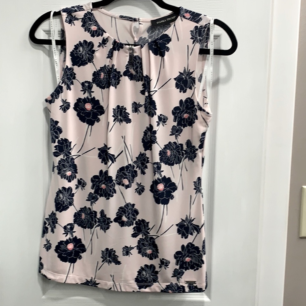 Ivanka Trump, Sleeveless XS Floral Top